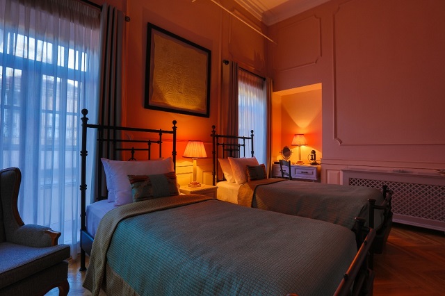 عکس هتل نظامیه