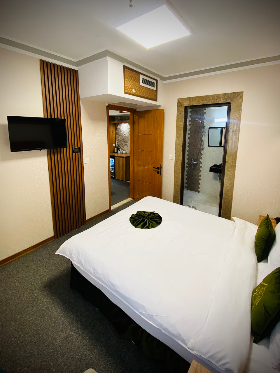 عکس هتل ضیافت نور