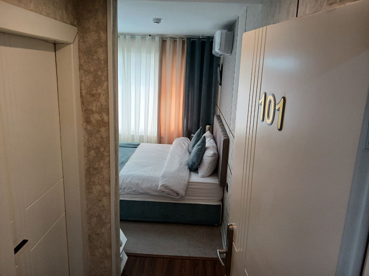 عکس هتل خانه حلما