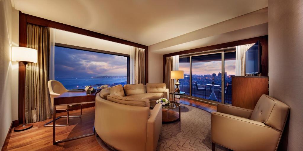 عکس هتل کنراد (Conrad)