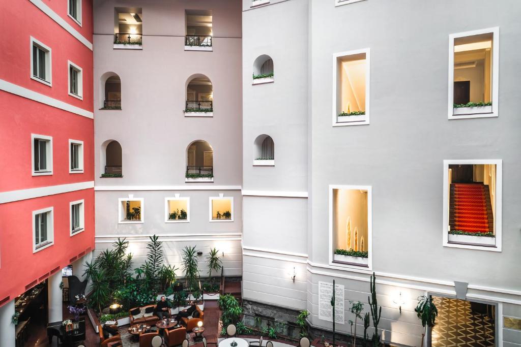 عکس هتل گرند (Grand)