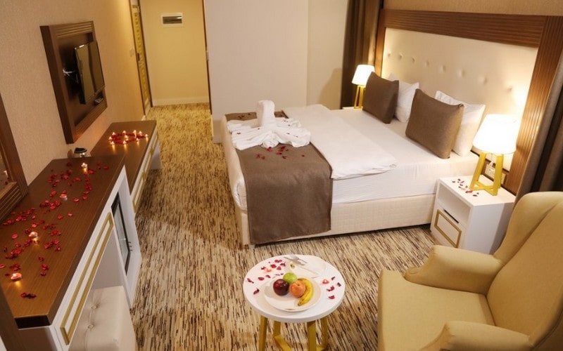 عکس هتل وان لایف (Van Life)