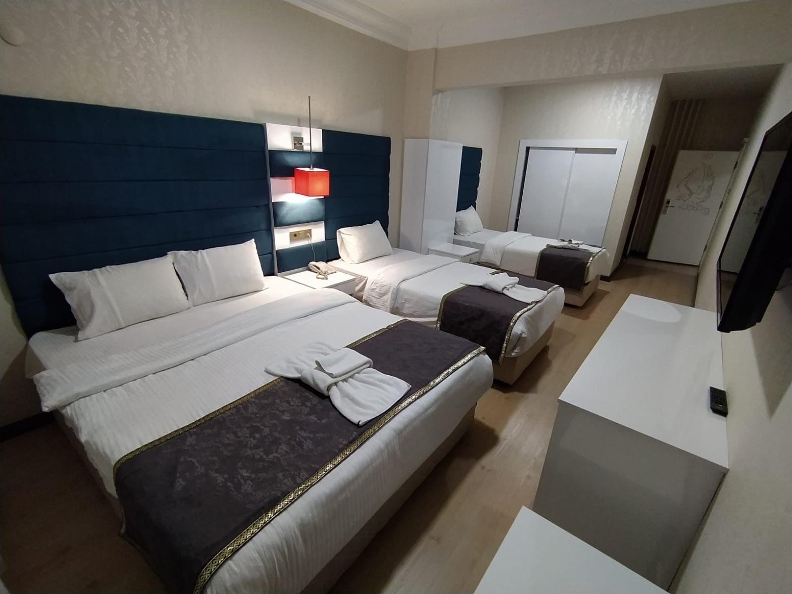 عکس هتل آتنا لایف