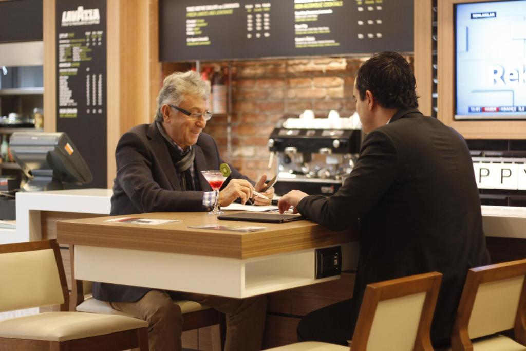 عکس هتل هالیدی این کوکورامبار (Holiday Inn Cukurambar)