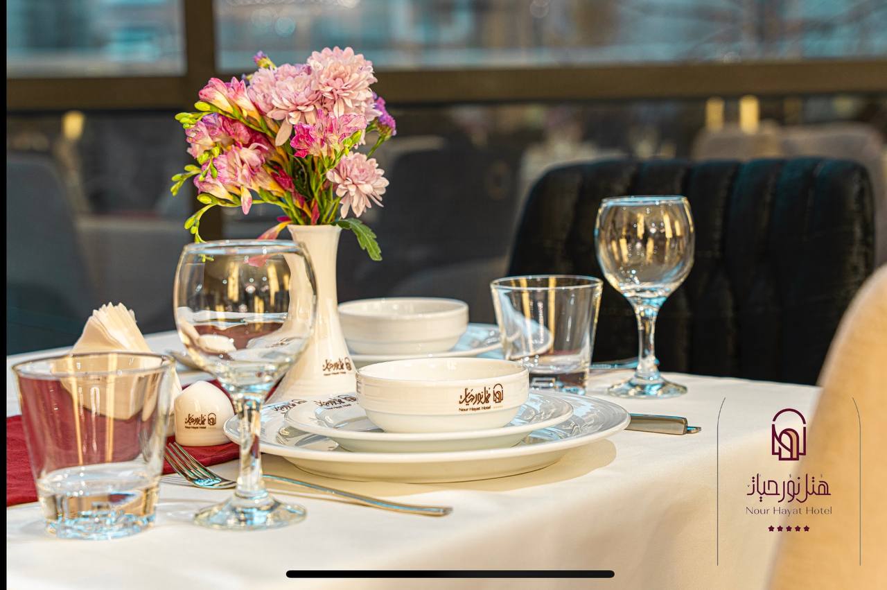 عکس هتل نور حیات