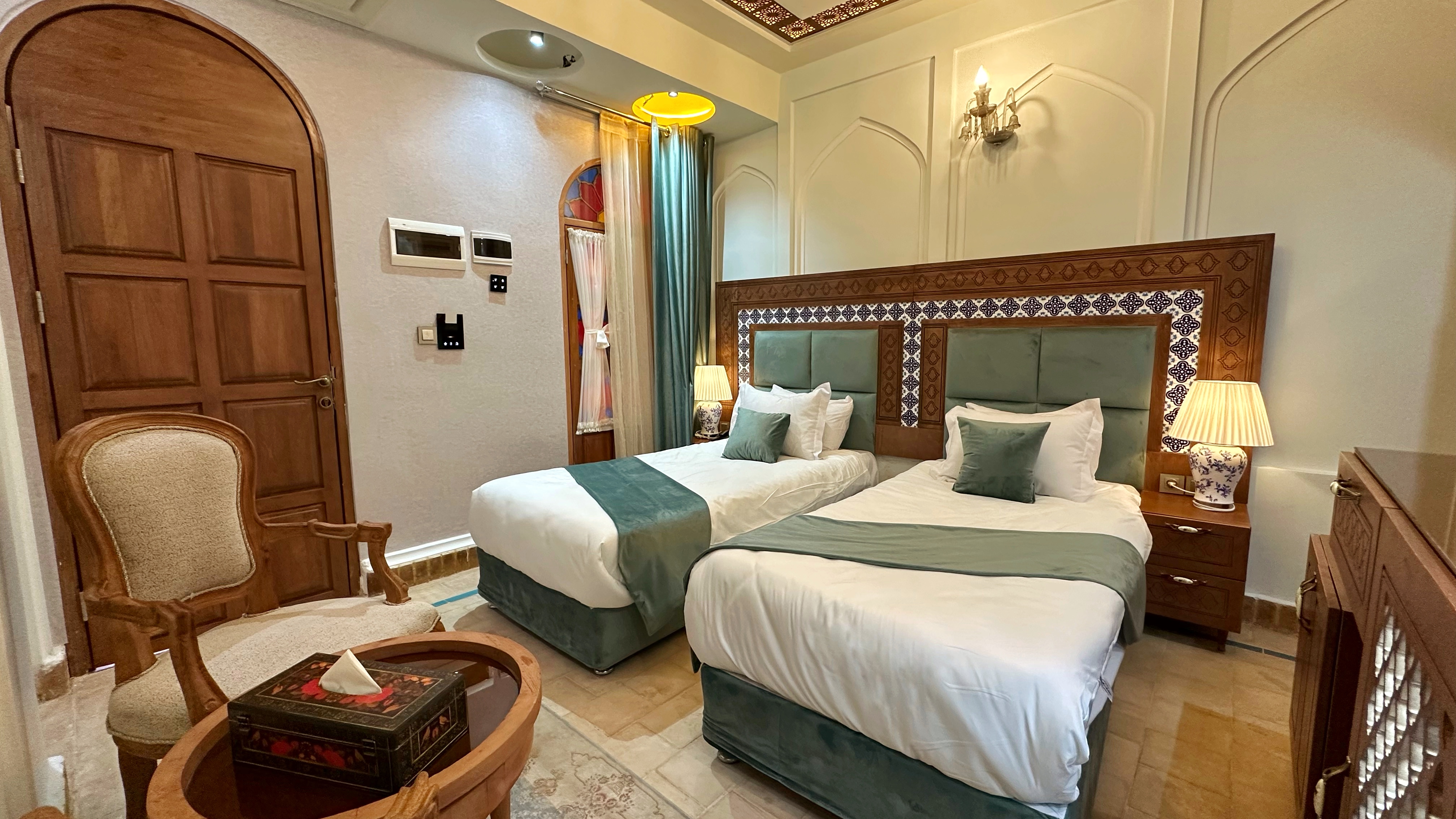 عکس هتل سنتی یوتاب