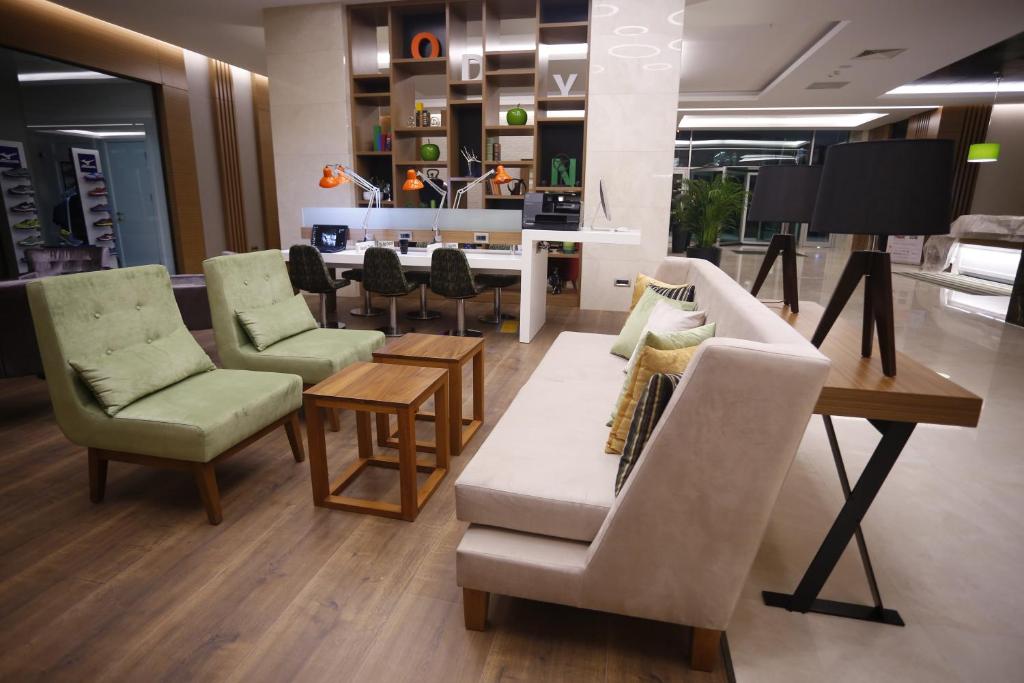 عکس هتل هالیدی این کوکورامبار (Holiday Inn Cukurambar)