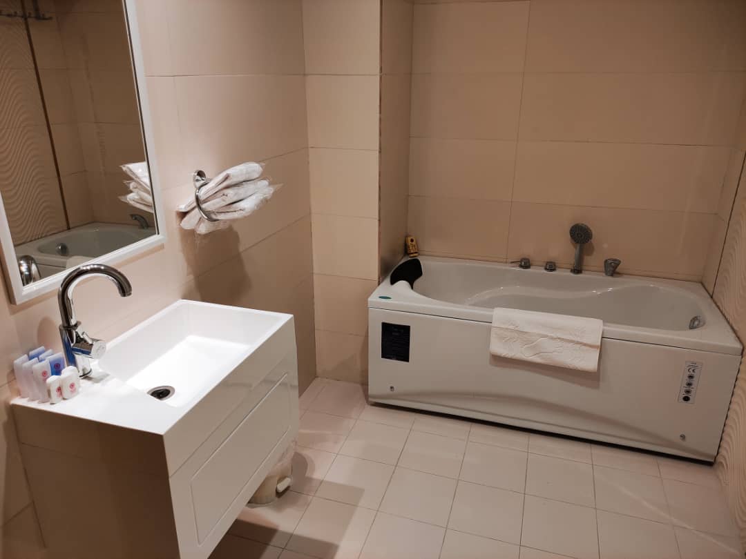 عکس هتل امپراطور