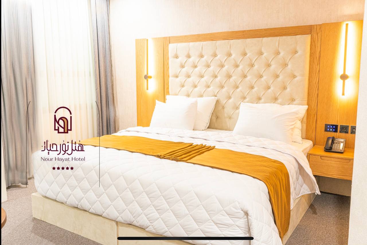 عکس هتل نور حیات