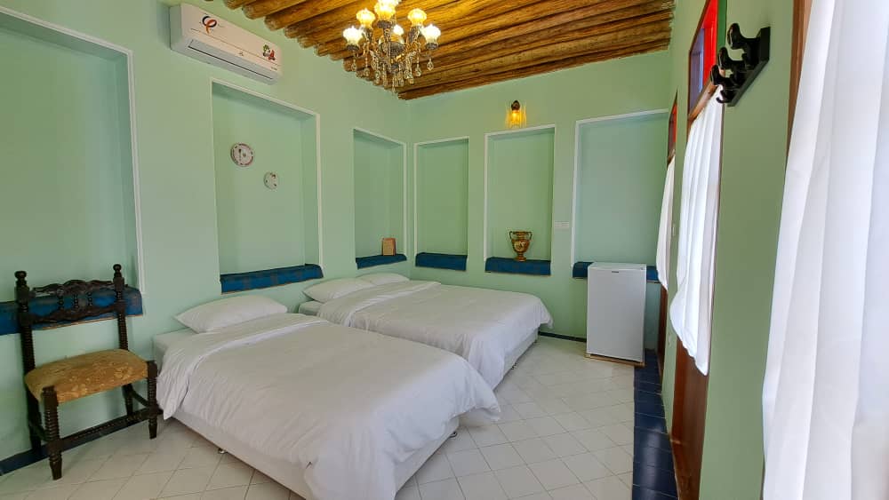 عکس هتل طاوسی