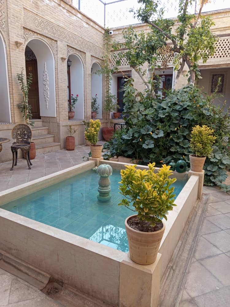 عکس هتل صوفی راز