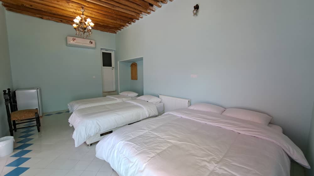 عکس هتل طاوسی