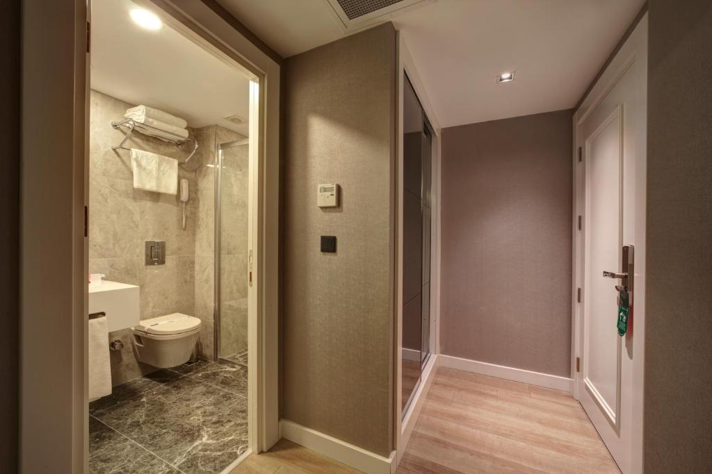 عکس هتل دورا پرا (Dora Pera)