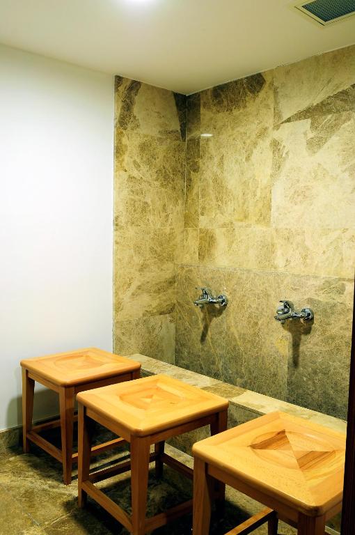 عکس هتل دمورا (Demora)