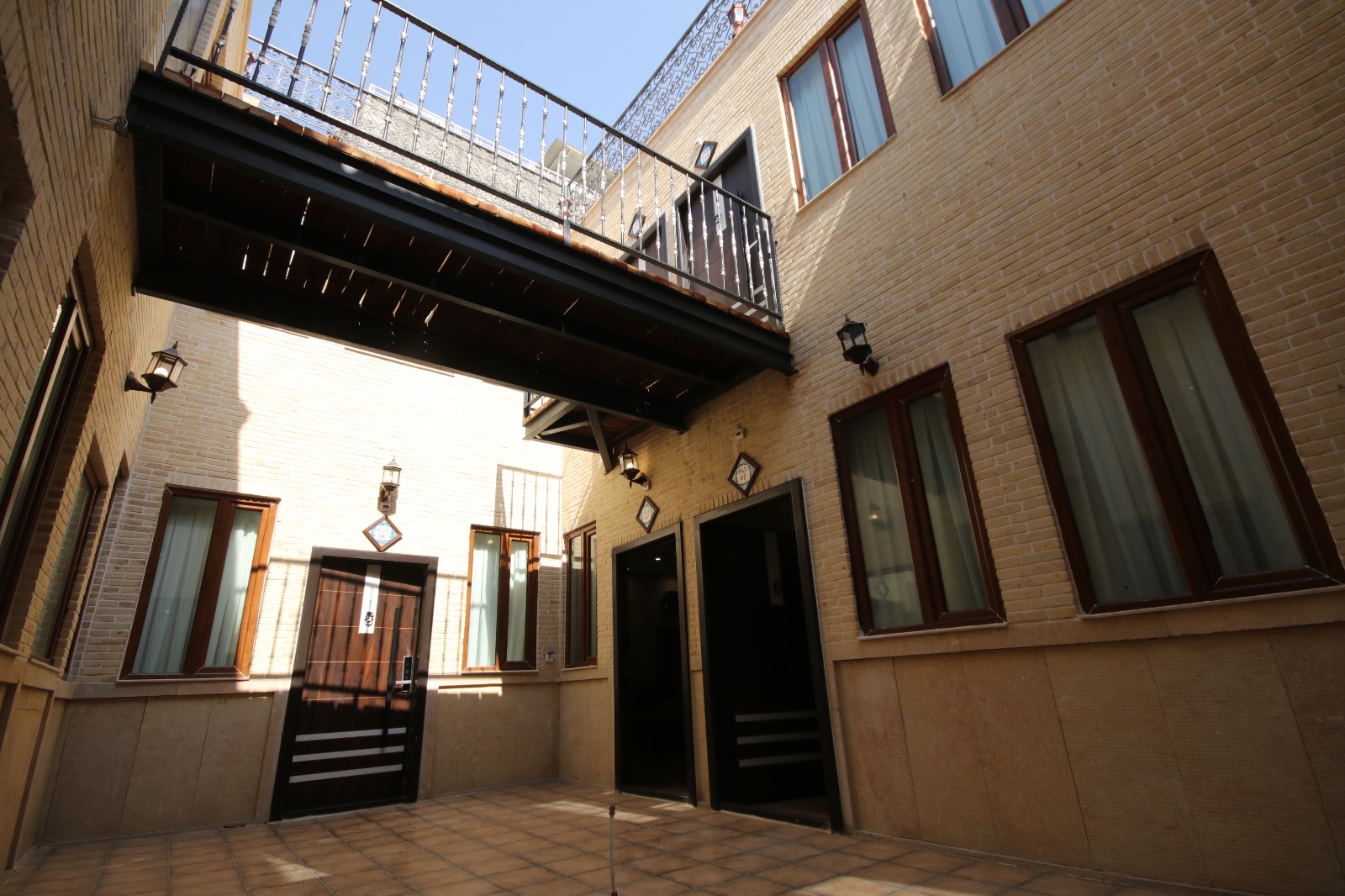 عکس هتل هفت دری