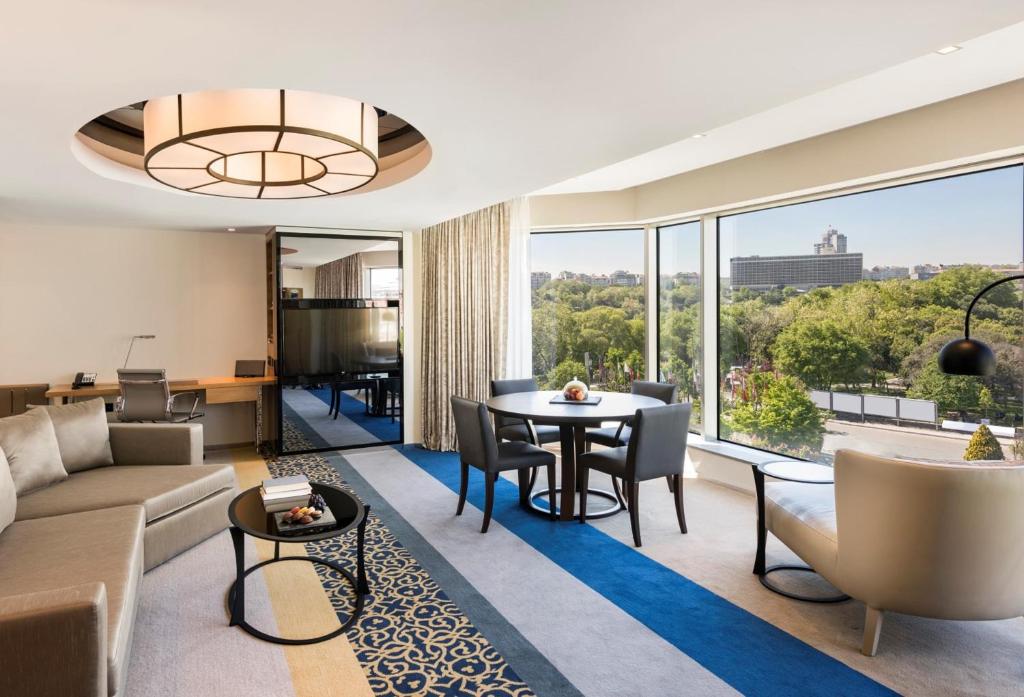 عکس هتل سوئیس اوتل (Swissotel)