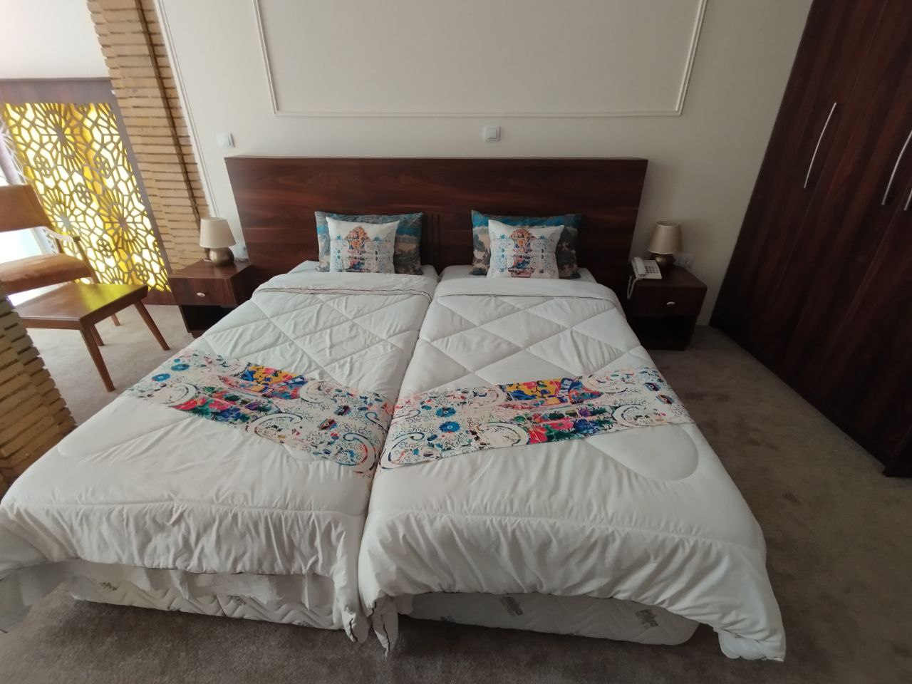 عکس هتل نصر کارمانیا