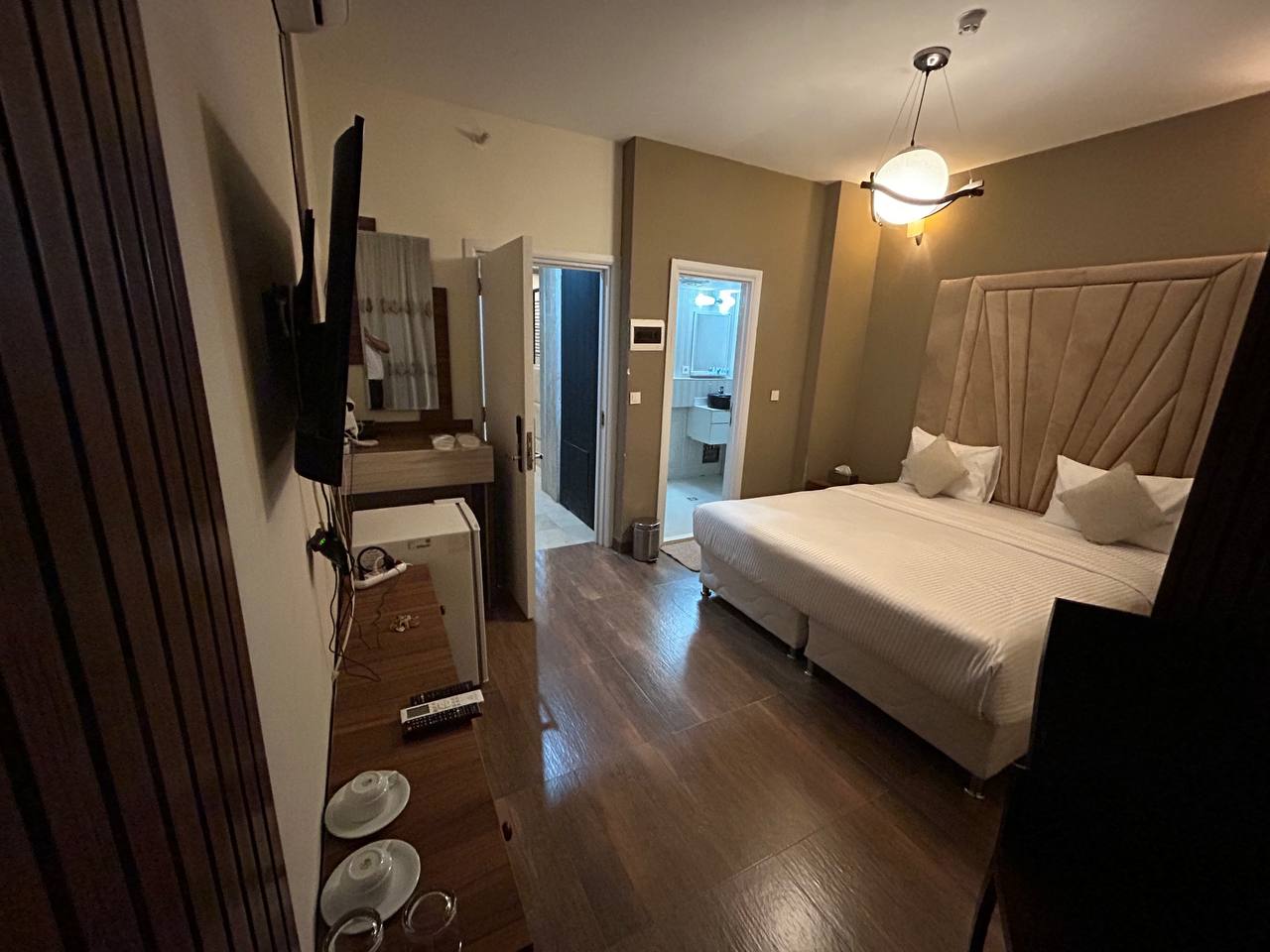 عکس هتل باغ چهار فصل