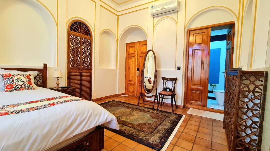 عکس هتل عمارت میرزا مهدی فراش باشی ( سرخه ای )