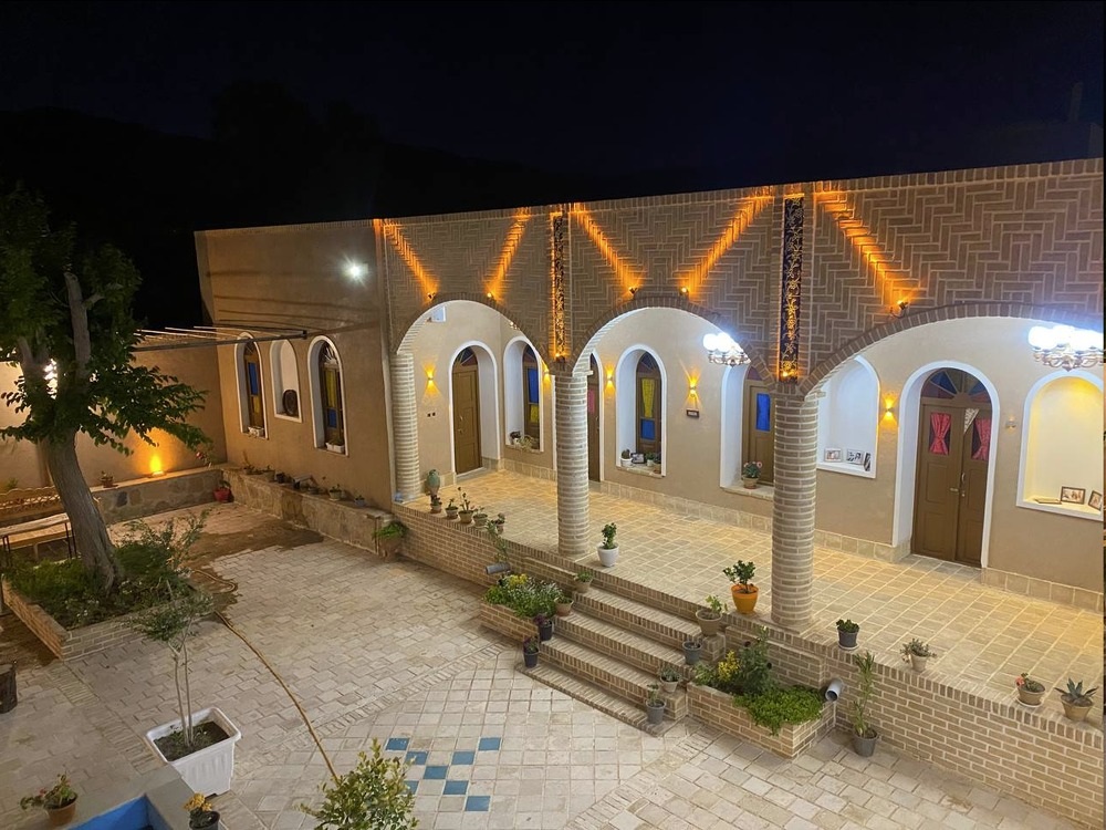 تصویر هتل عمارت مهاجر خرقان