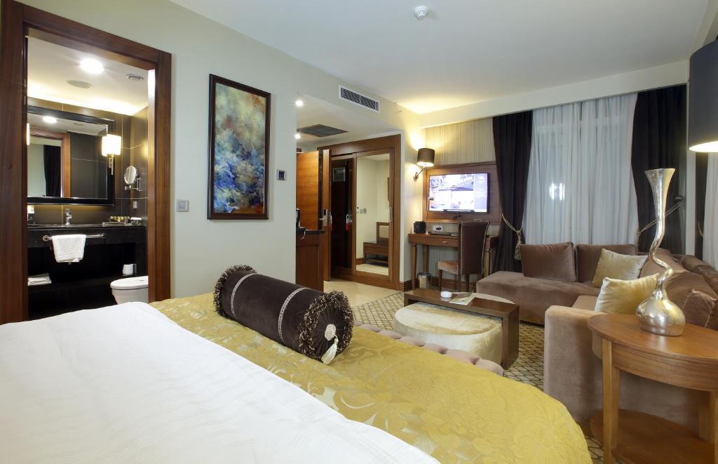 عکس هتل لاتانیا (Latanya)