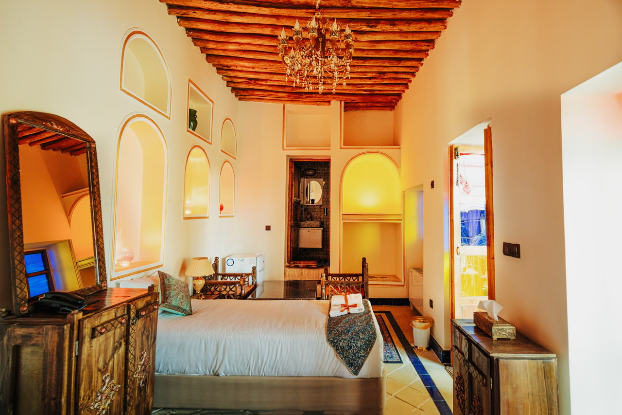 عکس هتل آناهید