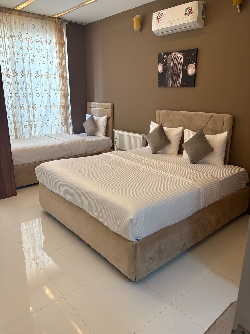 عکس هتل باغ چهار فصل