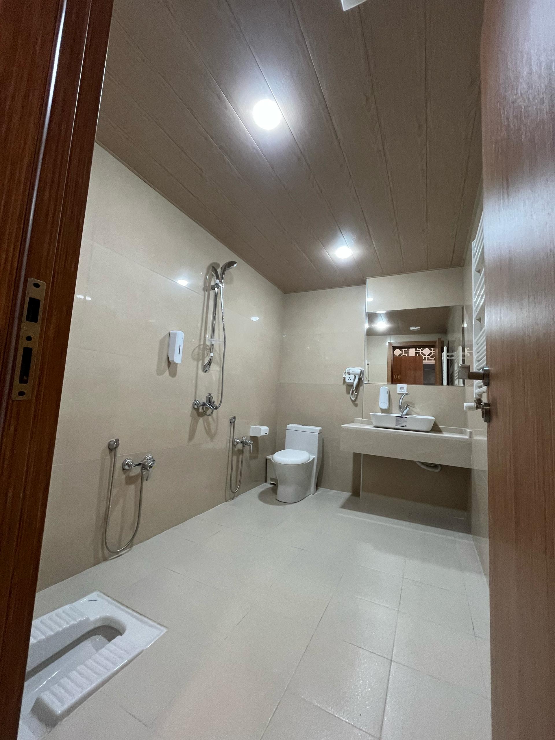 عکس هتل مهوا