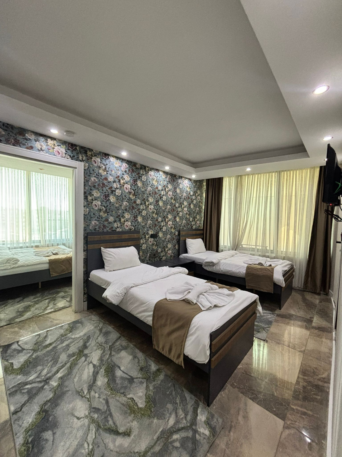 عکس هتل الی گرند ( elegrand )