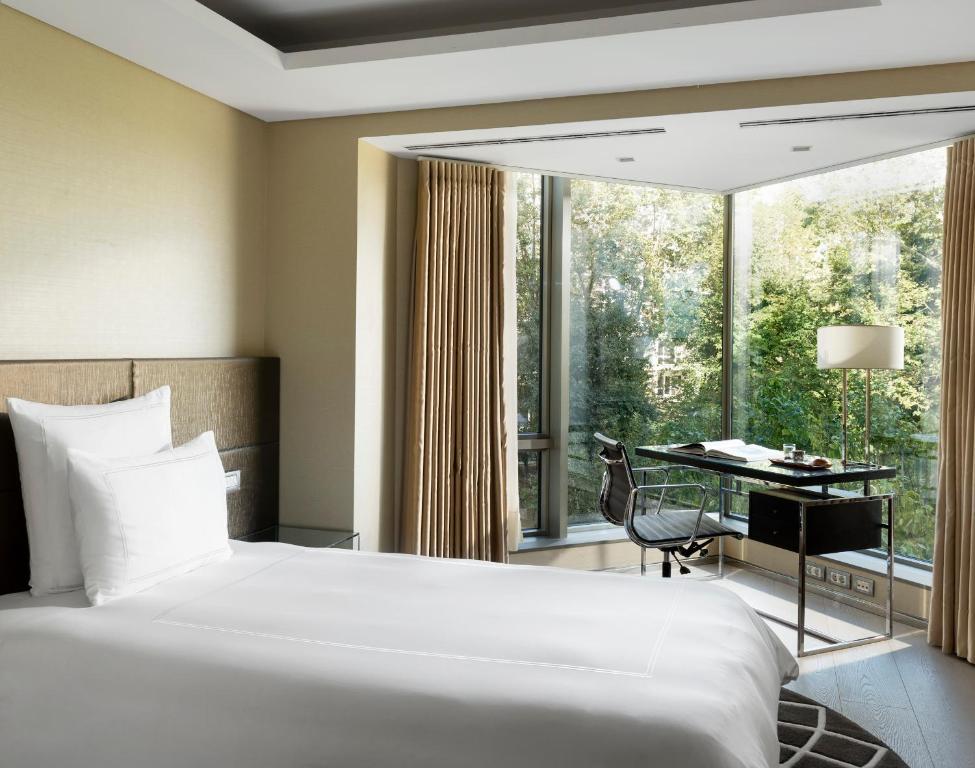 عکس هتل سوئیس اوتل (Swissotel)