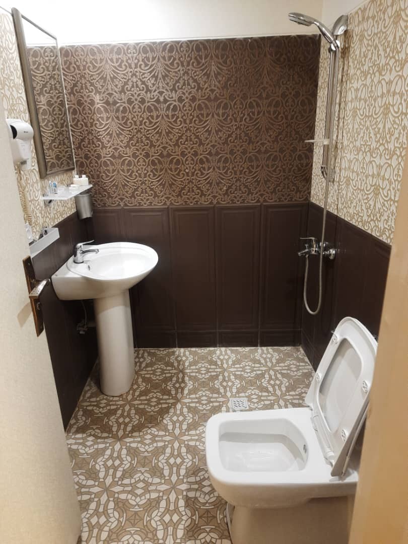 عکس هتل ایده آل