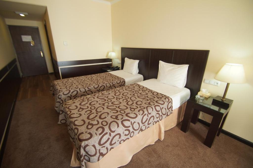 عکس هتل رجینه (Regineh)