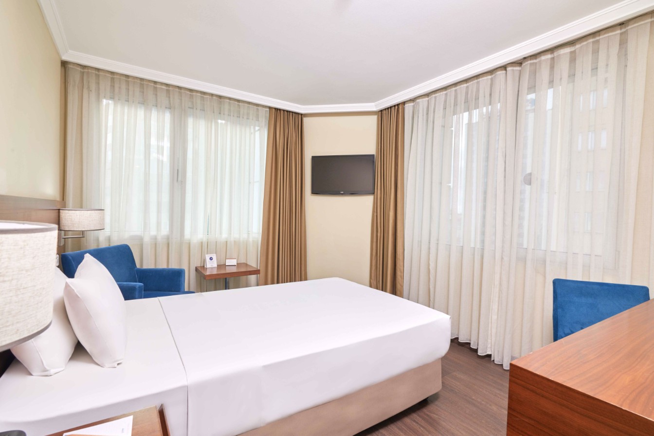 عکس هتل ددمان (Dedeman)