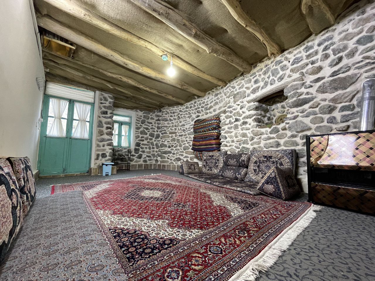 تصویر هتل بادامشک