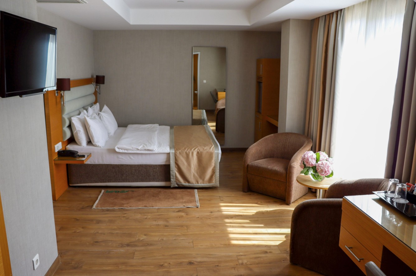 عکس هتل ریوا