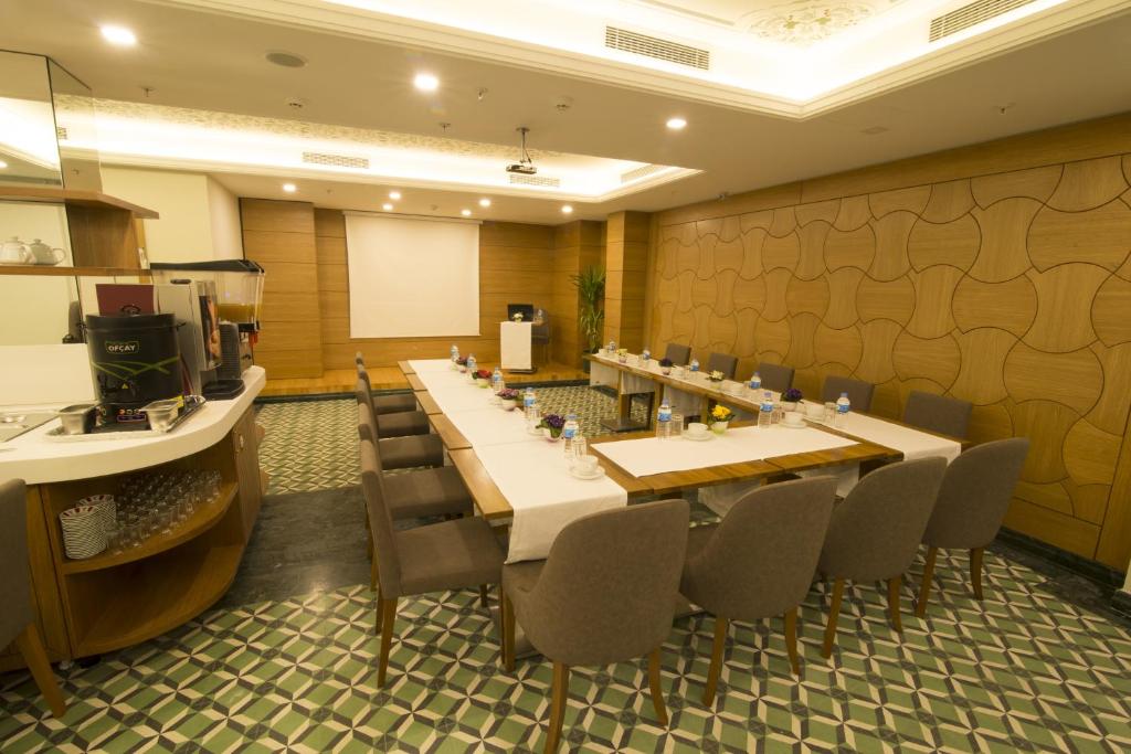 تصویر هتل جومبالی پلازا (Cumbali Plaza)