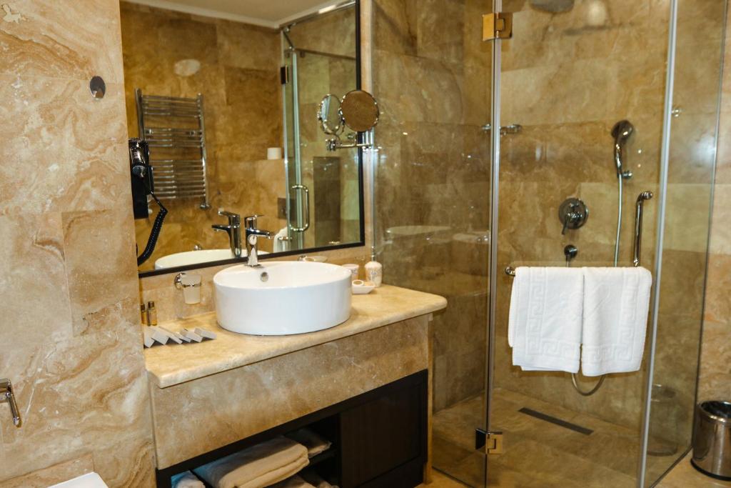 عکس هتل کنیاک (Konyak)