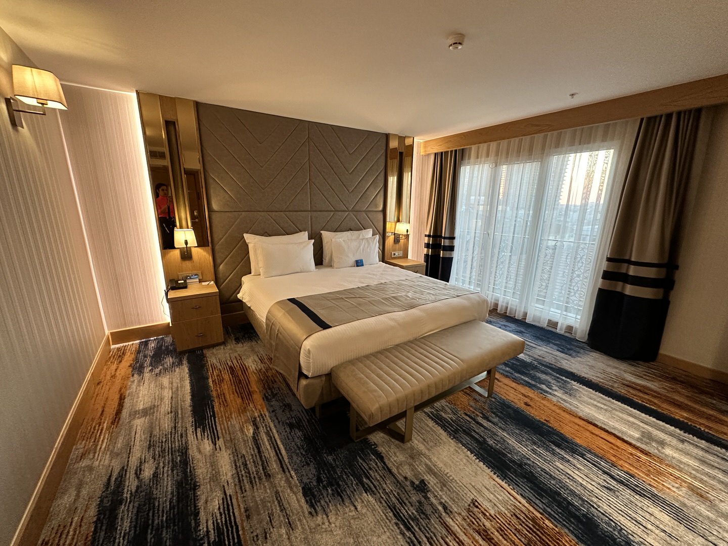 عکس هتل دیز این بای ویندهام بومونتی (Days Inn by Wyndham Bomonti)