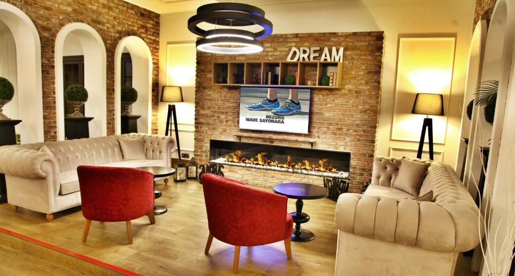 عکس هتل هالیدی این کوکورامبار (Holiday Inn Cukurambar)