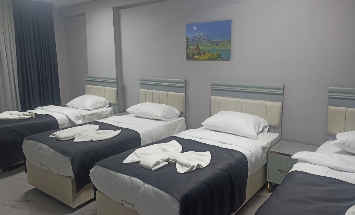 عکس هتل دیوان