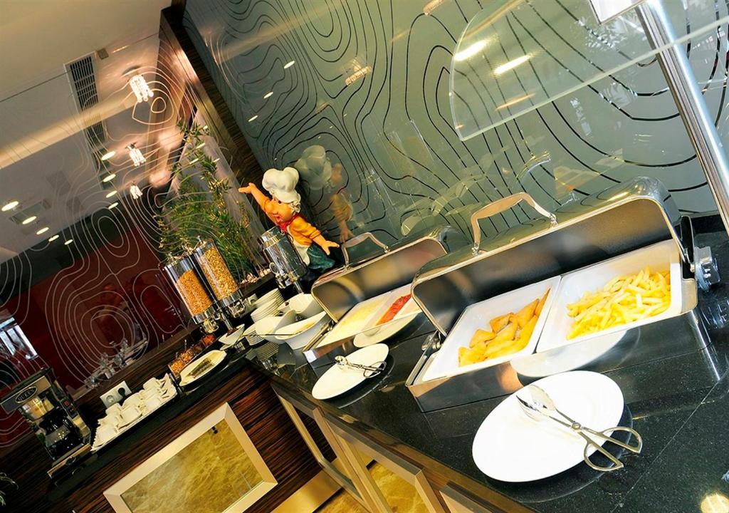 عکس هتل دمورا (Demora)