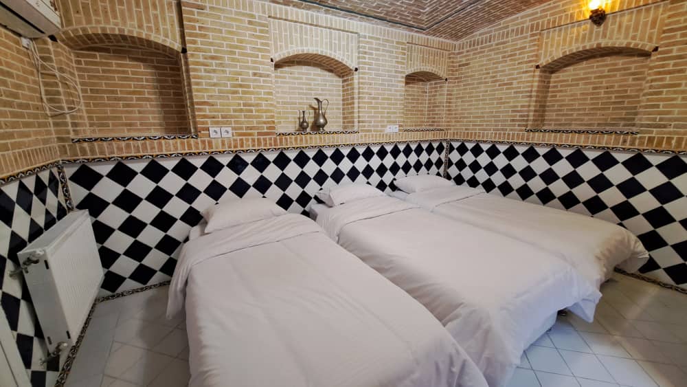 عکس هتل طاوسی