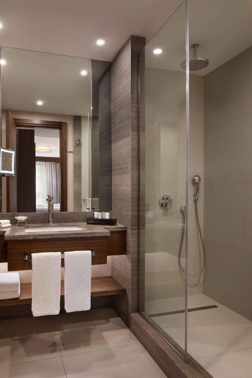 عکس هتل شرایتون سیتی سنتر (Sheraton City Center)