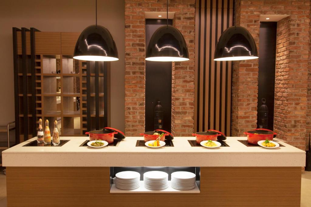 عکس هتل هالیدی این کوکورامبار (Holiday Inn Cukurambar)