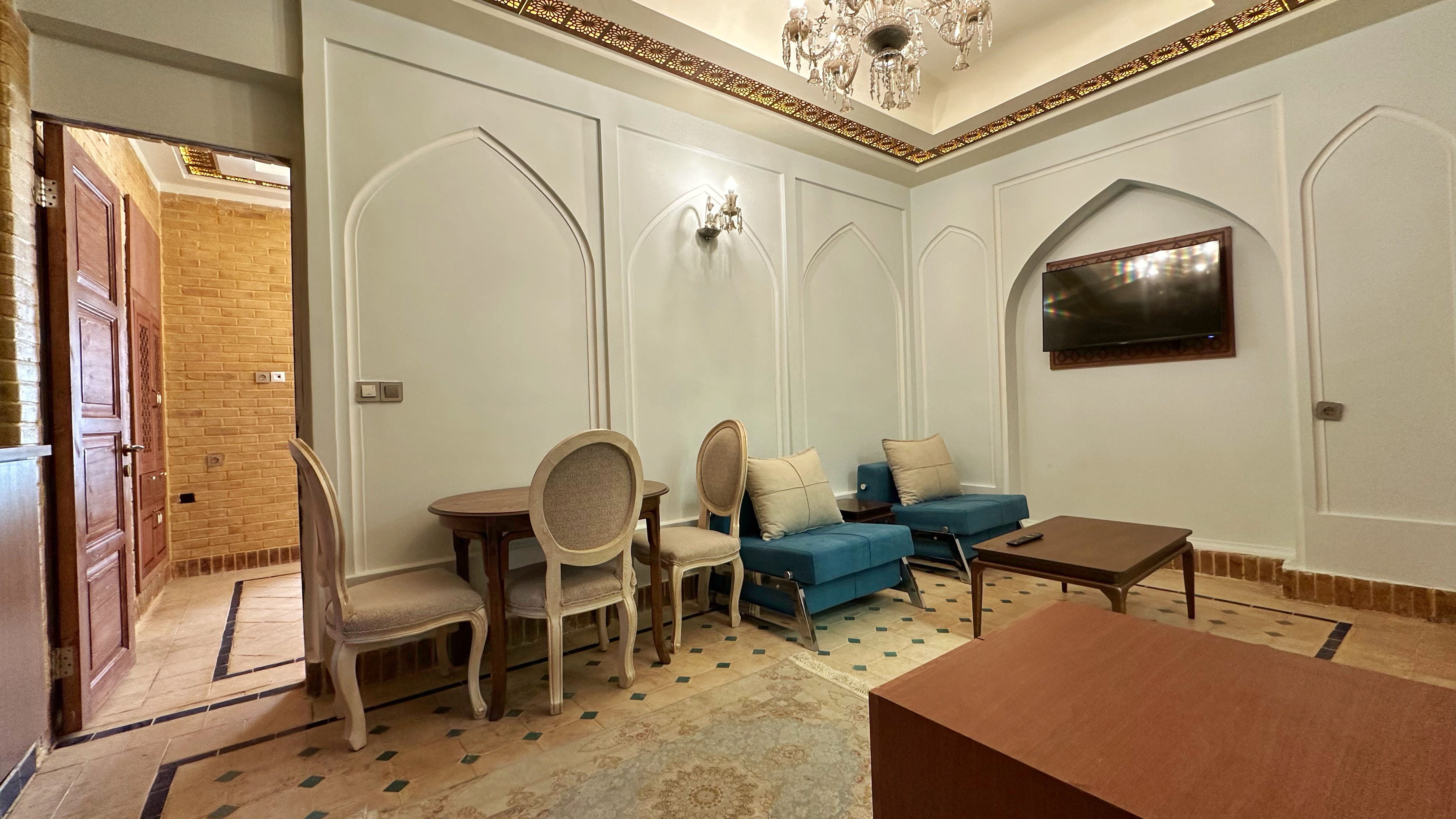 عکس هتل سنتی یوتاب