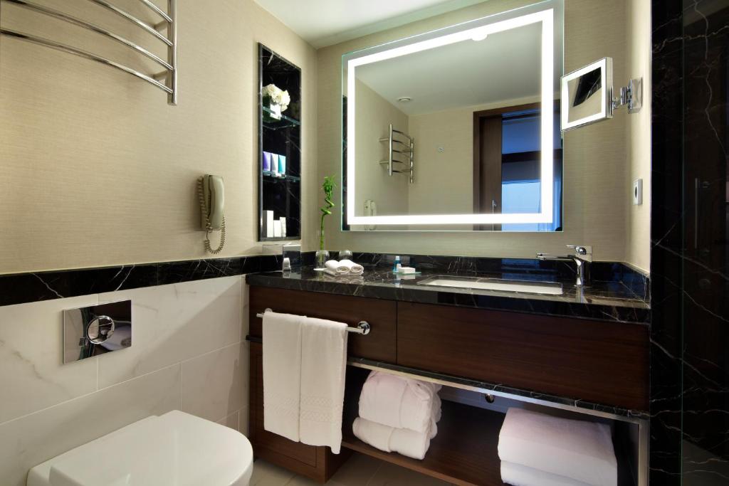 عکس هتل کنراد (Conrad)