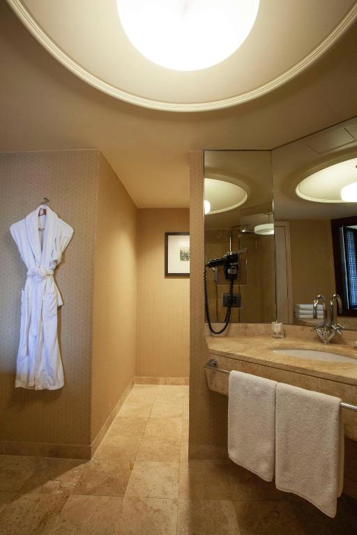 عکس هتل گرند حیات (Grand Hyatt)