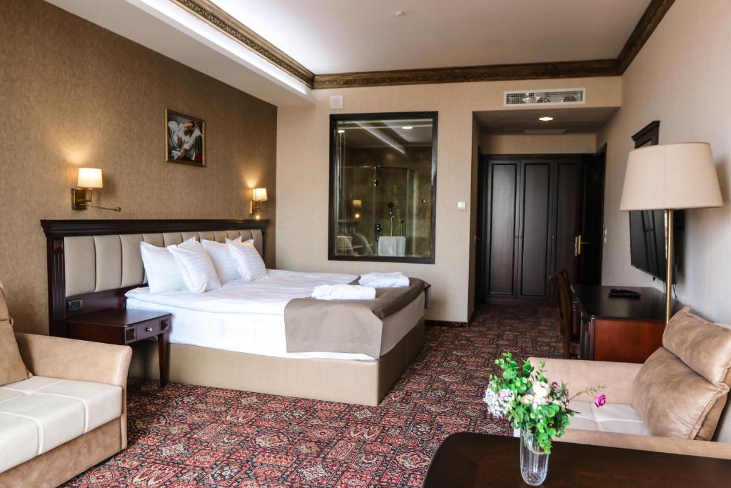 عکس هتل کنیاک (Konyak)