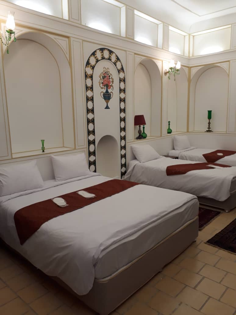 عکس هتل عمارت طاووسیه