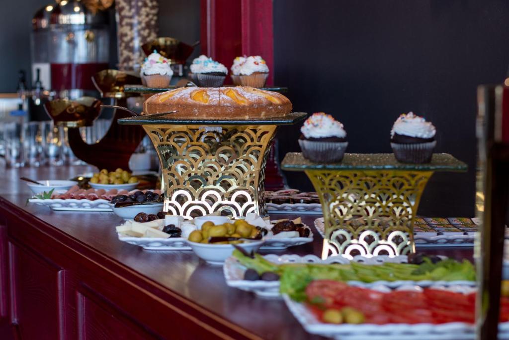 تصویر هتل دنیس (Denis)
